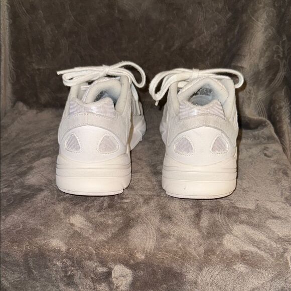 Adidas Cream Sneakers with Chunky Design - Picture 2 of 8